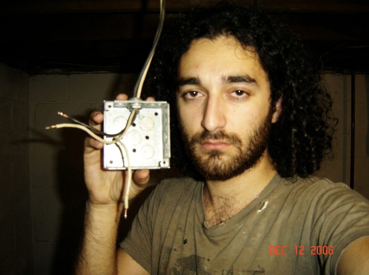 the image attached to this 2006 forum post: "THE FUSION IS STABLE (do not touch the probes)" — 10:54 PM sigh gabriel is holding me to the junction box again and i cant let go even though i said i was leaving :pray: :hammer: :banghead: